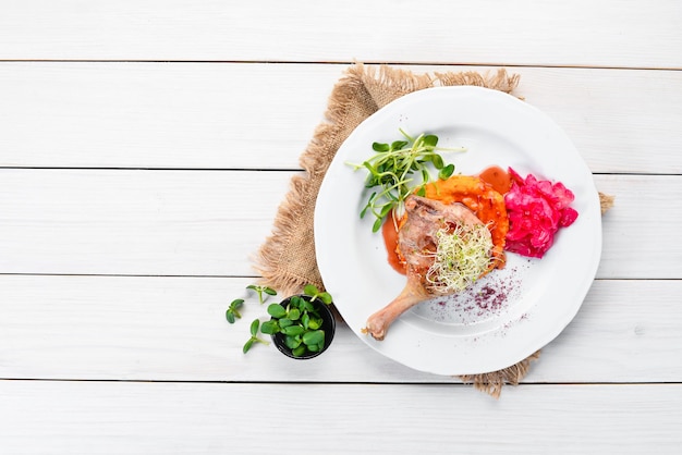 Kolorowe dania na stole